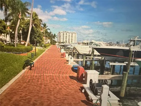 2000 Towerside Terrace Miami FL 33138
