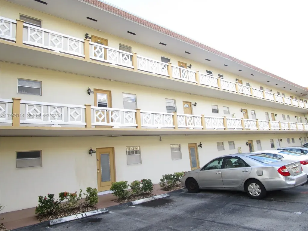 5111 W Oakland Park Boulevard Lauderdale Lakes FL 33313