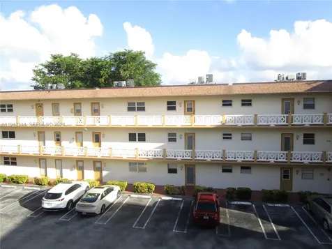 5111 W Oakland Park Boulevard Lauderdale Lakes FL 33313