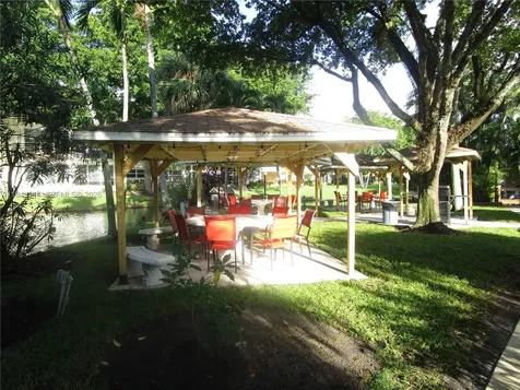 5111 W Oakland Park Boulevard Lauderdale Lakes FL 33313