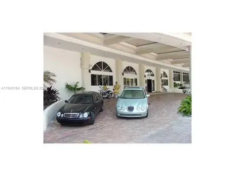 100 Lincoln Road Miami Beach FL 33139