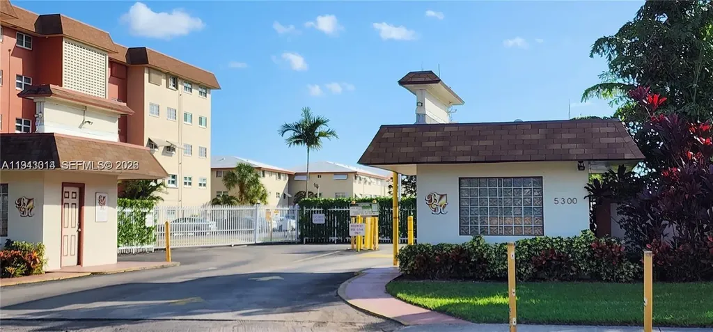 5300 Washington Street Hollywood FL 33021