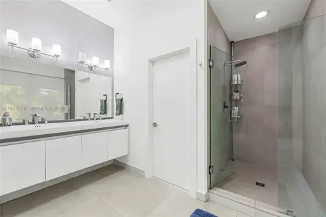 19005 Atlantic Boulevard Sunny Isles Beach FL 33160