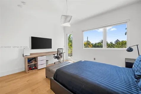 19005 Atlantic Boulevard Sunny Isles Beach FL 33160