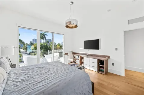 19005 Atlantic Boulevard Sunny Isles Beach FL 33160