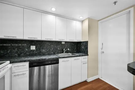 900 Bay Drive Miami Beach FL 33141