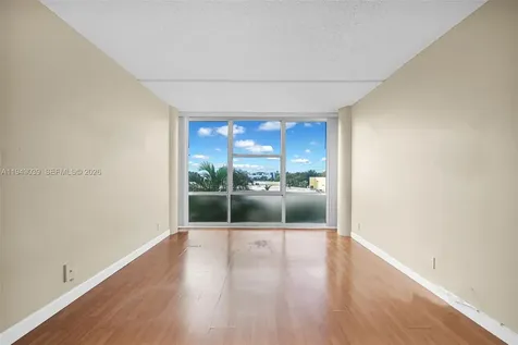 900 Bay Drive Miami Beach FL 33141