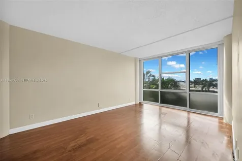 900 Bay Drive Miami Beach FL 33141