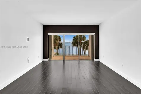 500 Bayview Drive Sunny Isles Beach FL 33160