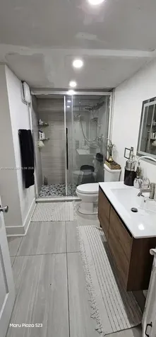 200 Lakeview Drive Weston FL 33326