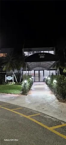 200 Lakeview Drive Weston FL 33326