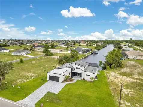 4009 W Jacaranda Parkway Cape Coral FL 33993
