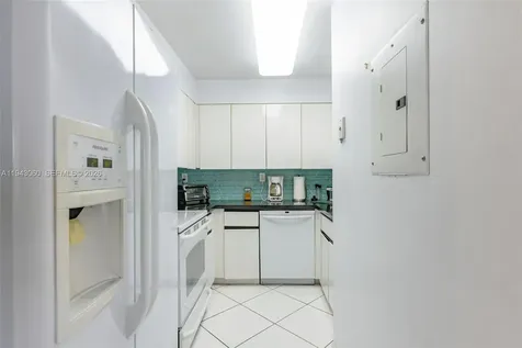 6767 Collins Avenue Miami Beach FL 33141