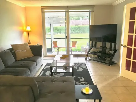 9410 N Hollybrook Lake Drive Pembroke Pines FL 33025