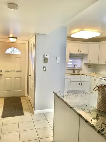 9410 N Hollybrook Lake Drive Pembroke Pines FL 33025