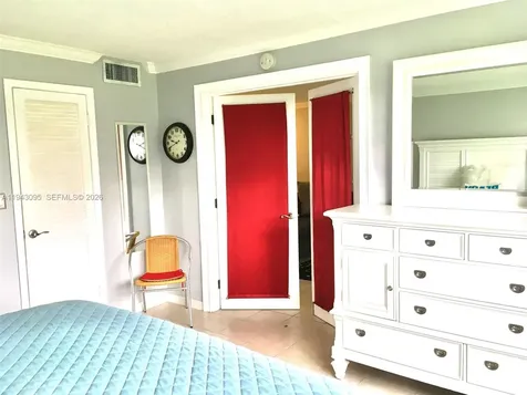 9410 N Hollybrook Lake Drive Pembroke Pines FL 33025