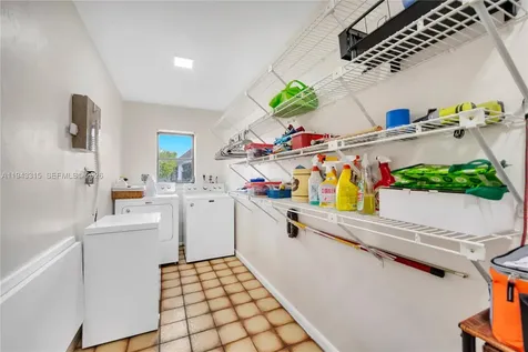 1191 NW 77th Avenue Plantation FL 33322
