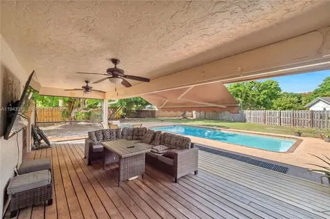1191 NW 77th Avenue Plantation FL 33322