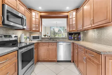 9943 Costa Del Sol Boulevard Doral FL 33178