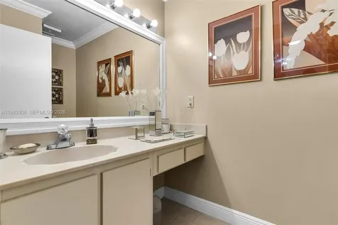 9943 Costa Del Sol Boulevard Doral FL 33178