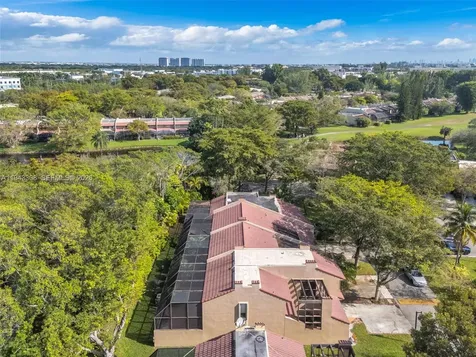 9943 Costa Del Sol Boulevard Doral FL 33178