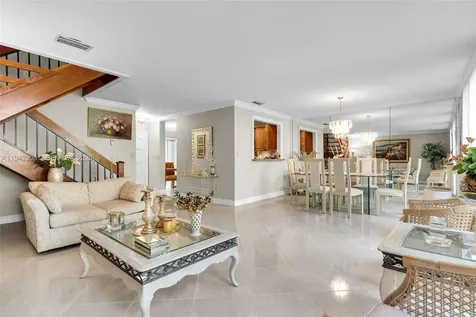 9943 Costa Del Sol Boulevard Doral FL 33178