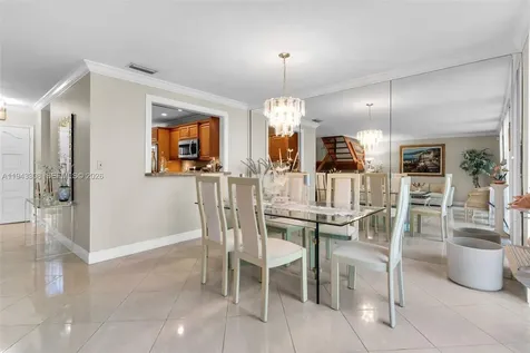 9943 Costa Del Sol Boulevard Doral FL 33178