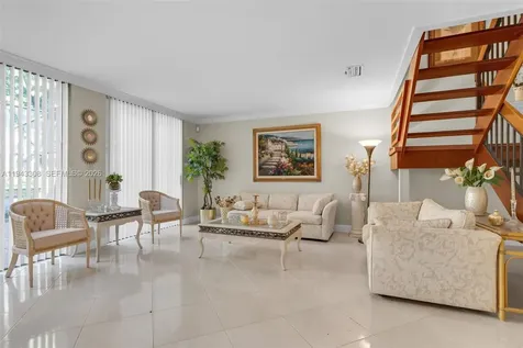9943 Costa Del Sol Boulevard Doral FL 33178