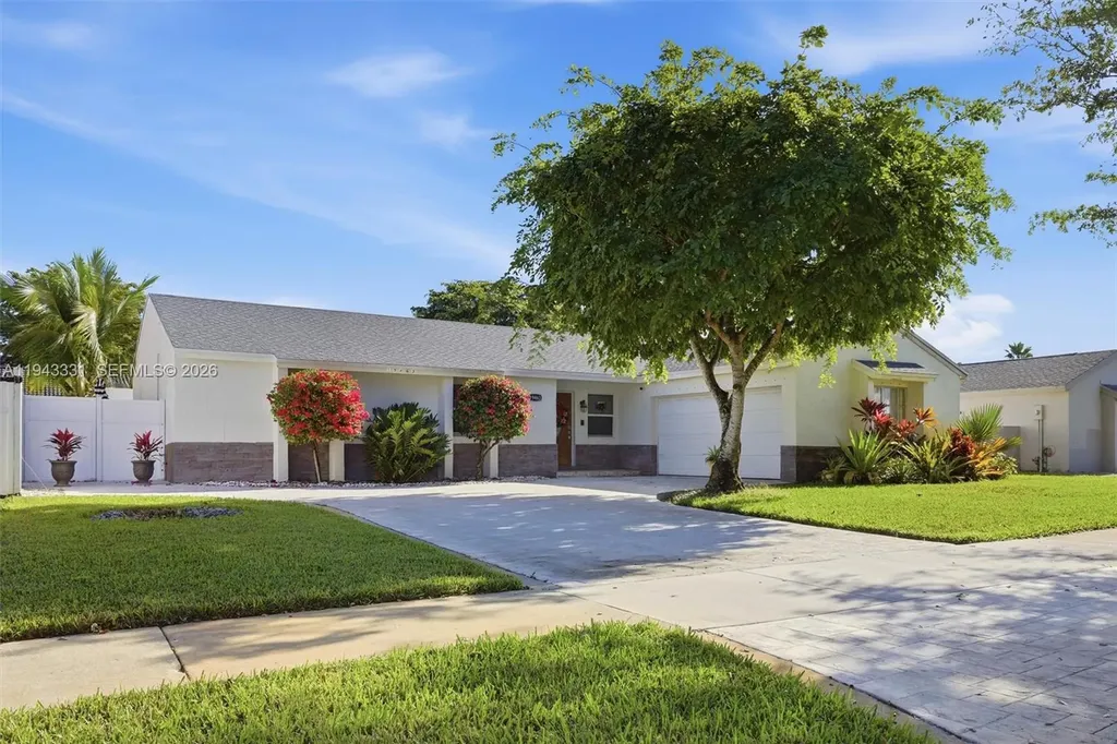 19463 NW 62nd Place Hialeah FL 33015