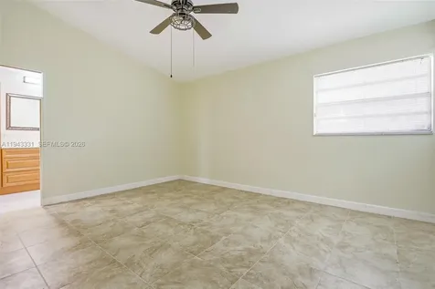 19463 NW 62nd Place Hialeah FL 33015
