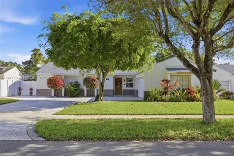 19463 NW 62nd Place Hialeah FL 33015