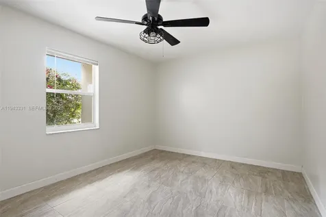 19463 NW 62nd Place Hialeah FL 33015
