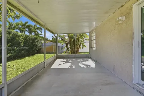 19463 NW 62nd Place Hialeah FL 33015