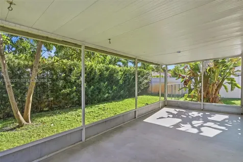 19463 NW 62nd Place Hialeah FL 33015