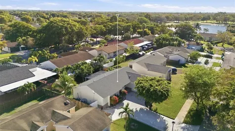 19463 NW 62nd Place Hialeah FL 33015