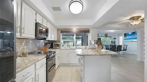 5921 SW 17th Street Plantation FL 33317