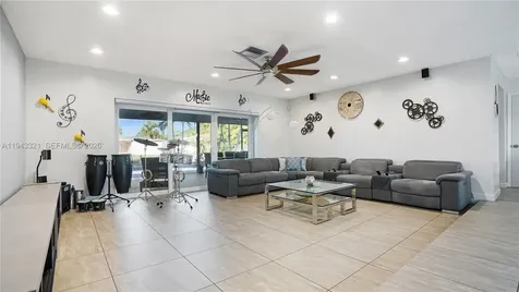 5921 SW 17th Street Plantation FL 33317