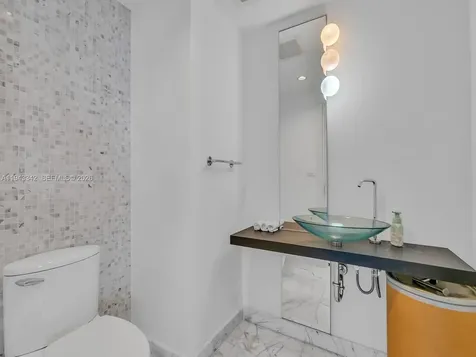 200 Biscayne Boulevard Way Miami FL 33131