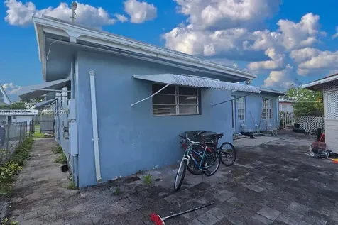 8571 NW 10th Street Pembroke Pines FL 33024