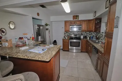 8571 NW 10th Street Pembroke Pines FL 33024