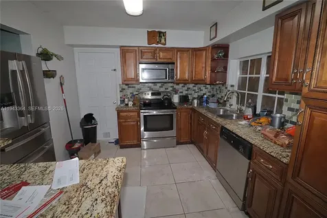 8571 NW 10th Street Pembroke Pines FL 33024