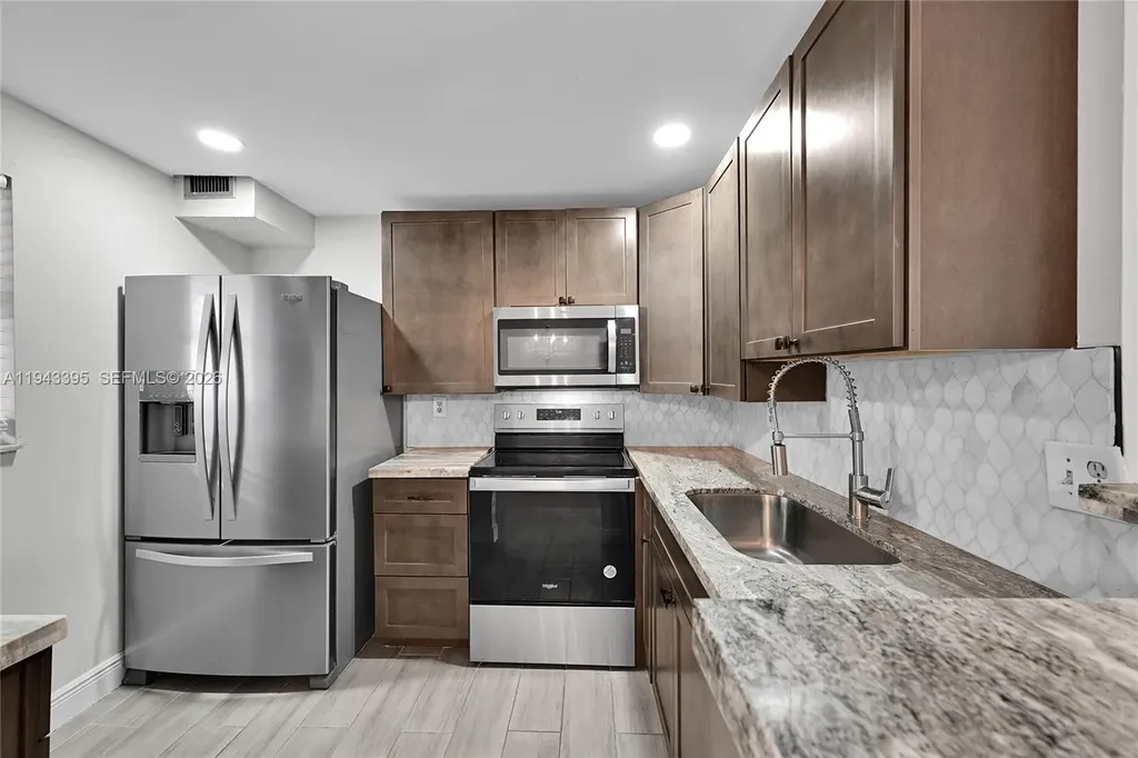 2850 Somerset Drive Lauderdale Lakes FL 33311