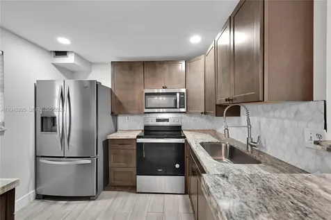 2850 Somerset Drive Lauderdale Lakes FL 33311