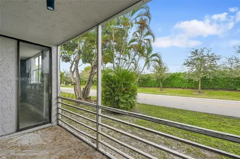 2850 Somerset Drive Lauderdale Lakes FL 33311