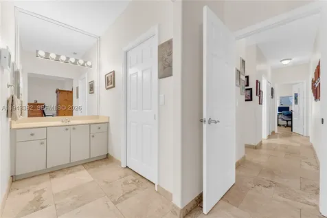 9125 NW 172nd Terrace Hialeah FL 33018