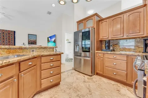9125 NW 172nd Terrace Hialeah FL 33018