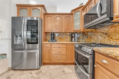 9125 NW 172nd Terrace Hialeah FL 33018