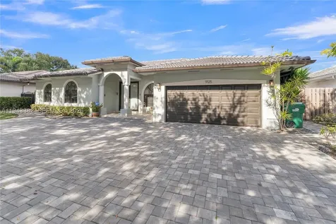 9125 NW 172nd Terrace Hialeah FL 33018
