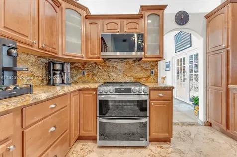 9125 NW 172nd Terrace Hialeah FL 33018