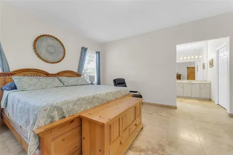 9125 NW 172nd Terrace Hialeah FL 33018
